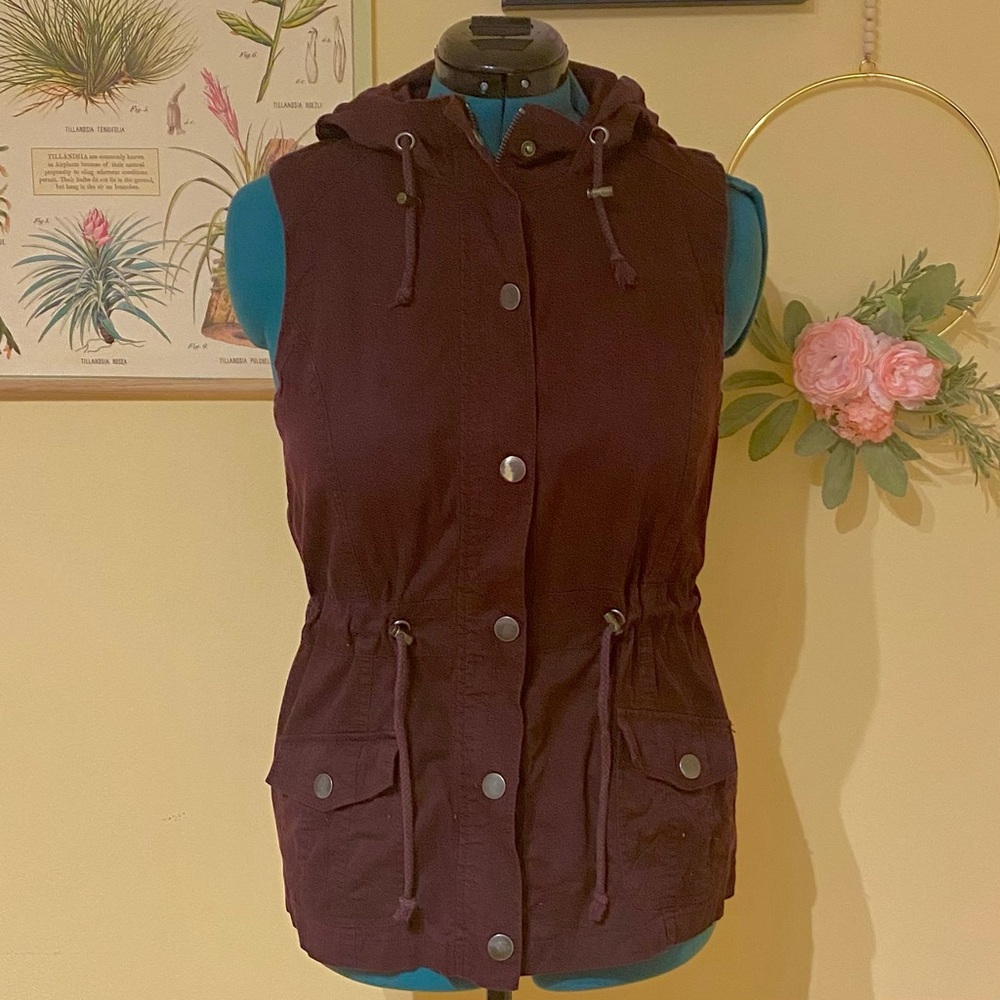 LAST CHANCE Maurices Deep Purple Hooded Vest
